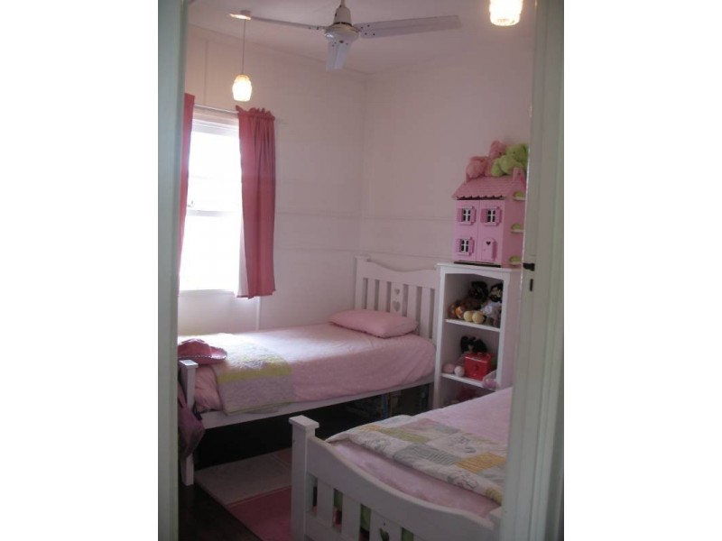 26 Taylor Ave, Golden Beach QLD 4551