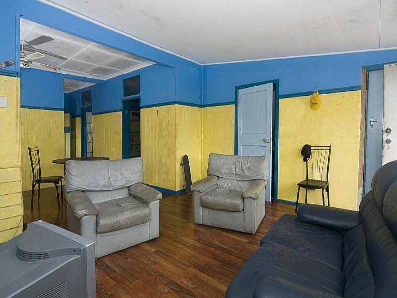 37 Kennedy Pde, Golden Beach QLD 4551