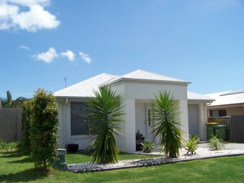 16 WHITE CEDAR DRIVE, Caloundra QLD 4551