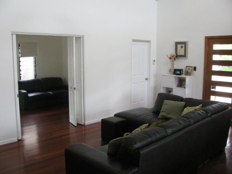 1 Justin Ct, Moffat Beach QLD 4551