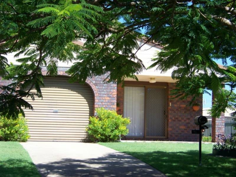 10 ROSLIN ST, Moffat Beach QLD 4551