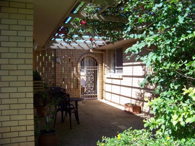 4 BUSHLARK, Caloundra QLD 4551