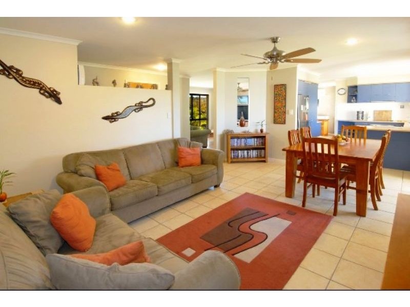 8 LIMERICK STREET, Caloundra QLD 4551