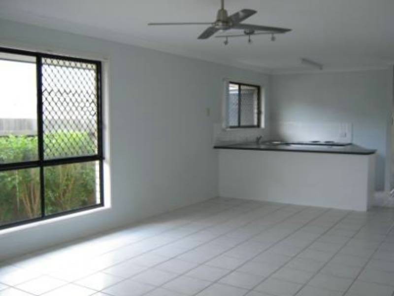 6 SAMSON CCT, Caloundra West QLD 4551