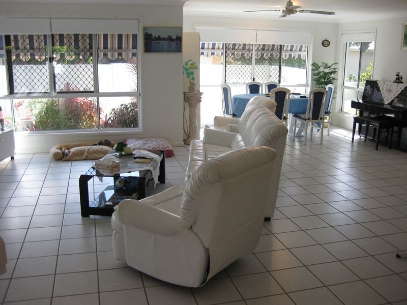 2 Dunbrody St, Caloundra West QLD 4551