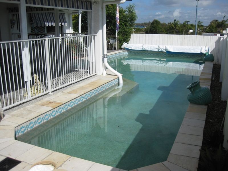 2 Dunbrody St, Caloundra West QLD 4551