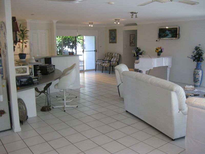 2 Dunbrody St, Caloundra West QLD 4551