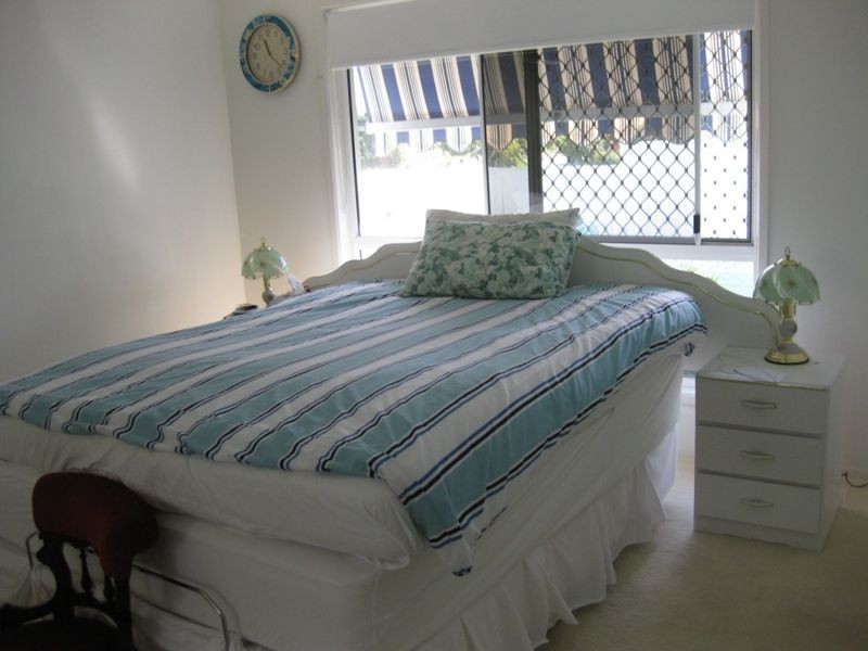 2 Dunbrody St, Caloundra West QLD 4551