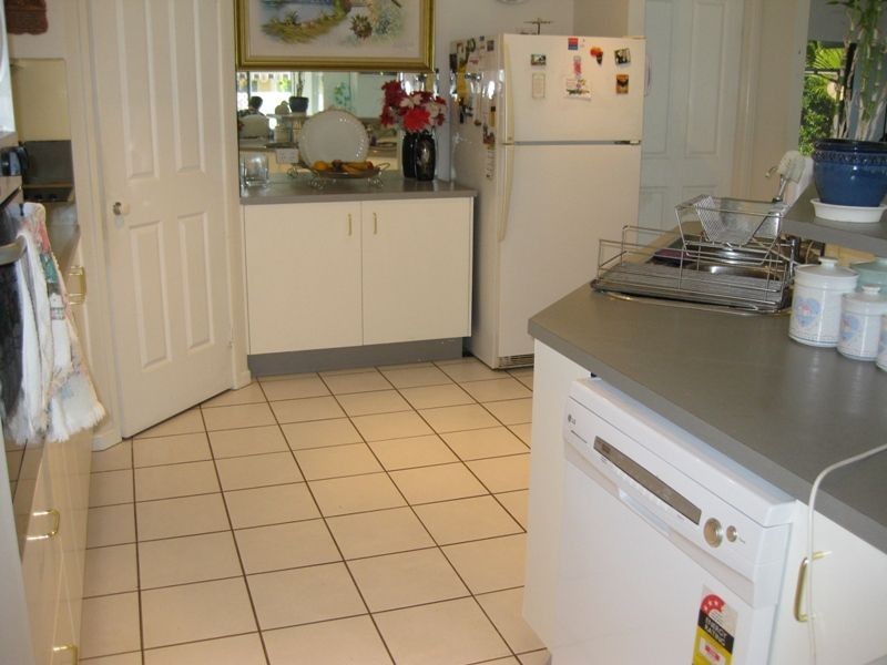 2 Dunbrody St, Caloundra West QLD 4551