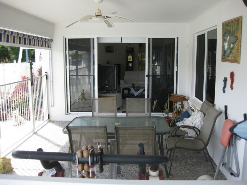 2 Dunbrody St, Caloundra West QLD 4551