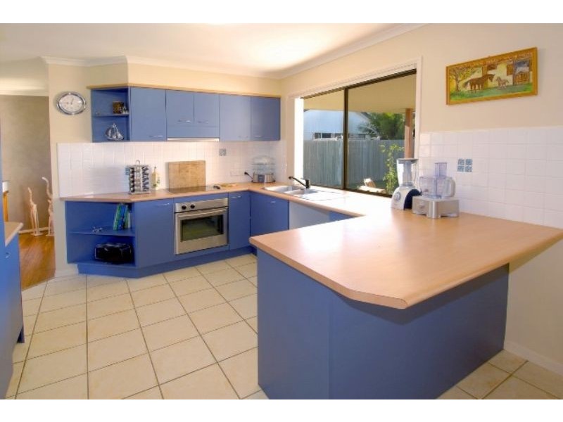 8 LIMERICK STREET, Caloundra QLD 4551