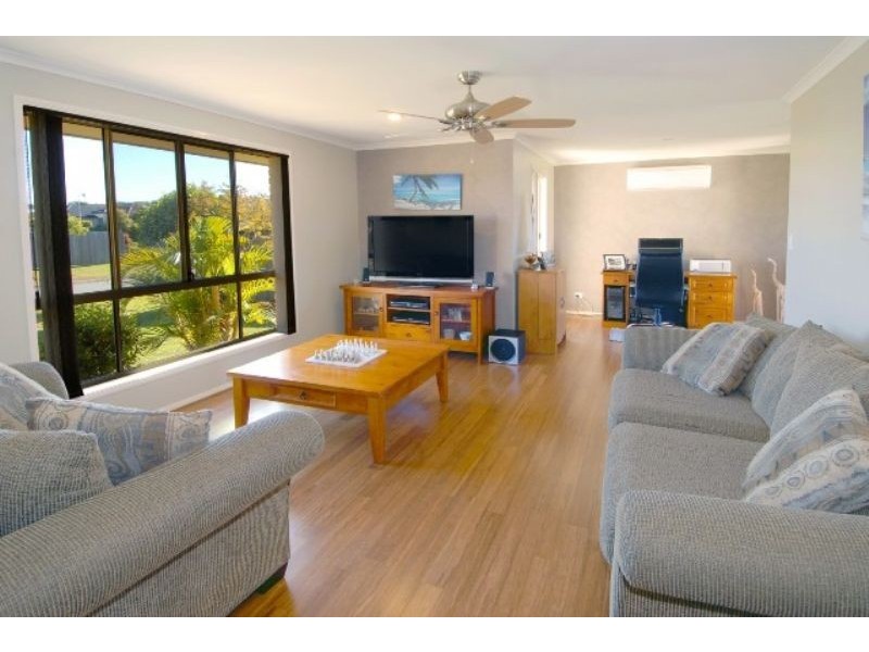 8 LIMERICK STREET, Caloundra QLD 4551