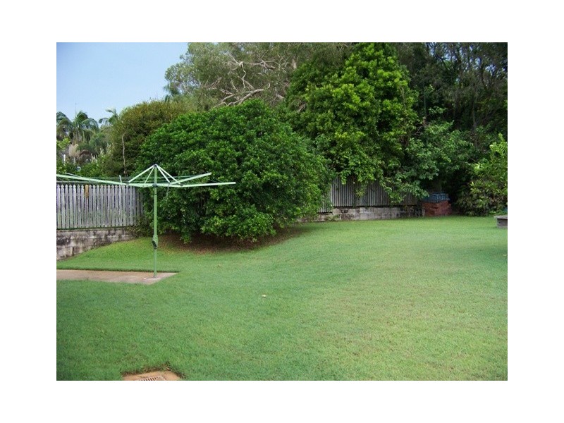 10 ROSLIN ST, Moffat Beach QLD 4551