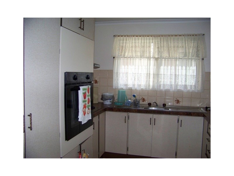 10 ROSLIN ST, Moffat Beach QLD 4551