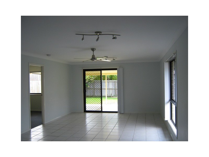 6 SAMSON, Caloundra West QLD 4551