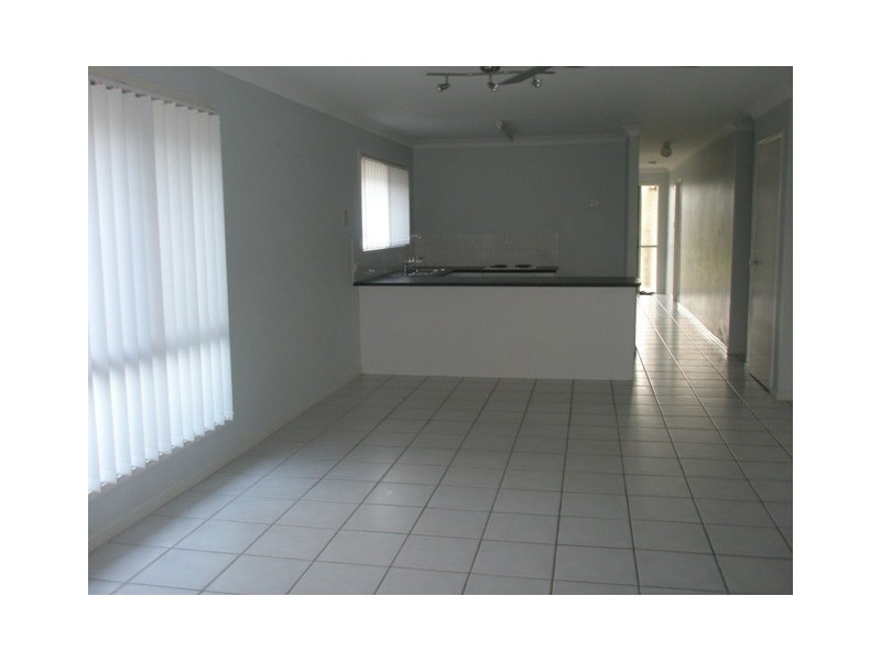 6 SAMSON, Caloundra West QLD 4551