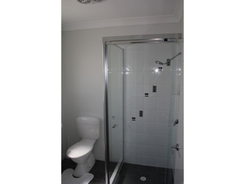 16 WHITE CEDAR DRIVE, Meridan Plains QLD 4551