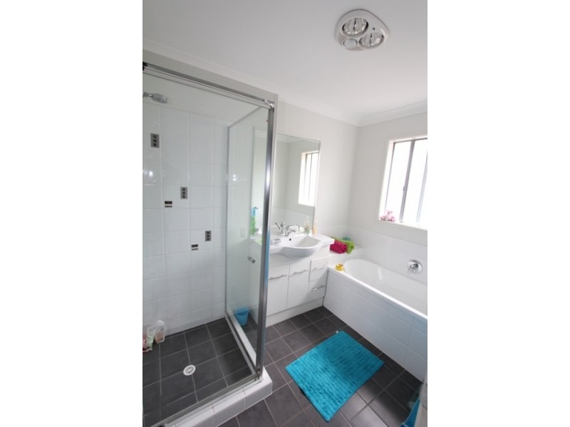 16 WHITE CEDAR DRIVE, Meridan Plains QLD 4551