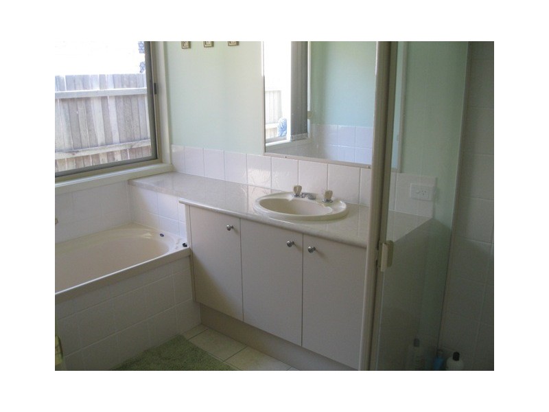 12 Clunie St, Caloundra West QLD 4551