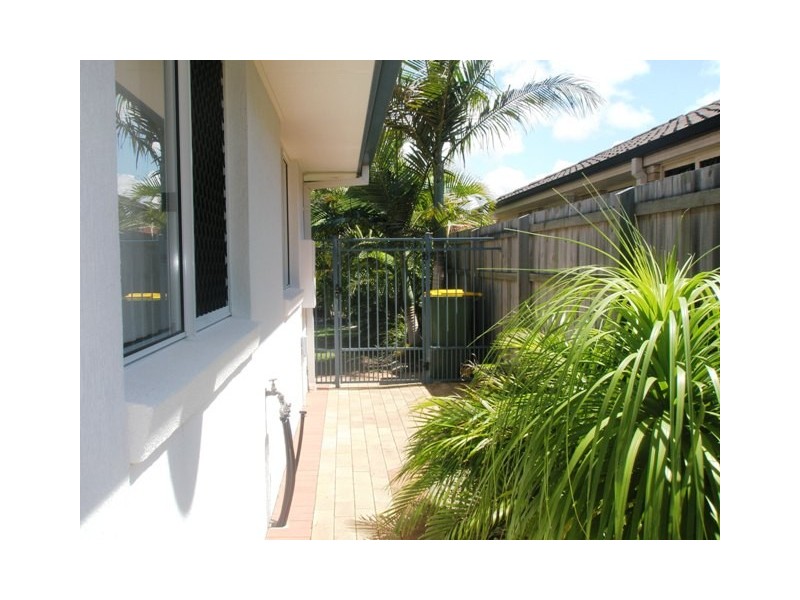 20 FIREFLY STREET, Pelican Waters QLD 4551