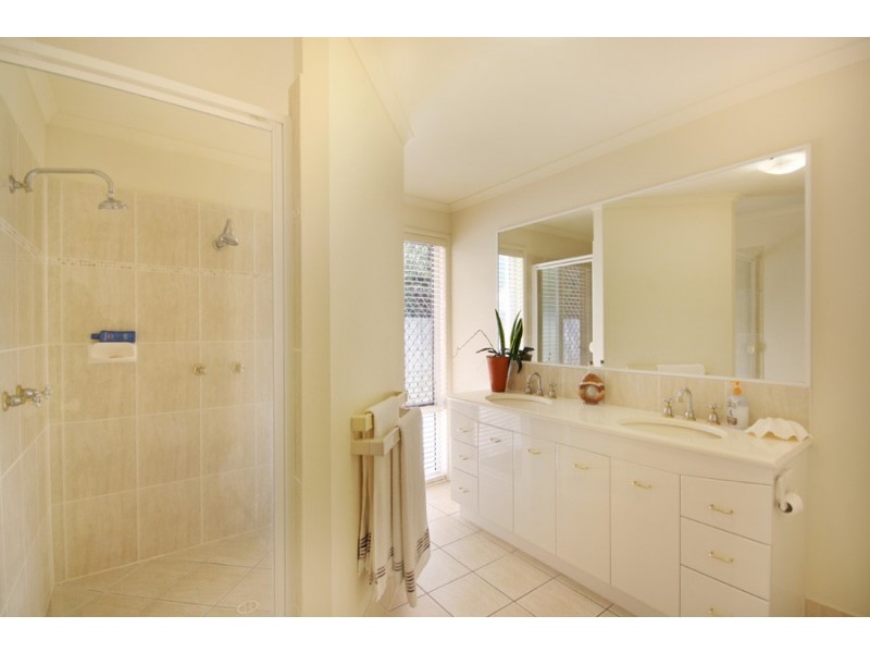 6 HEATH COURT, Little Mountain QLD 4551