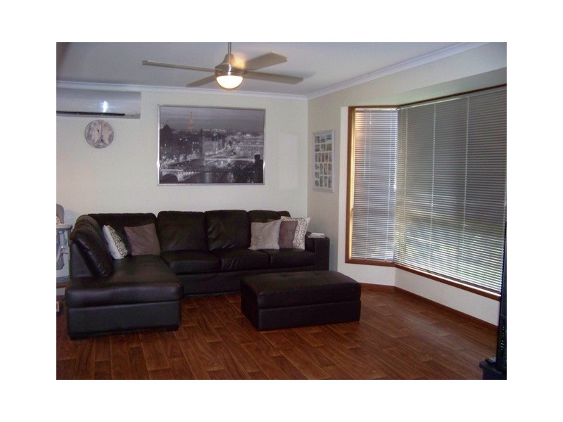 117 COOROORA STREET, Battery Hill QLD 4551