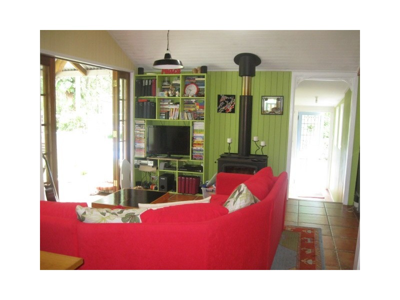 2122 OLD GYMPIE ROAD, Glass House Mountains QLD 4518