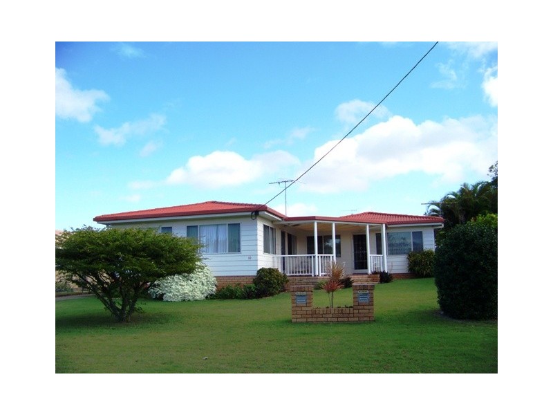10 WAVELL AVENUE, Golden Beach QLD 4551