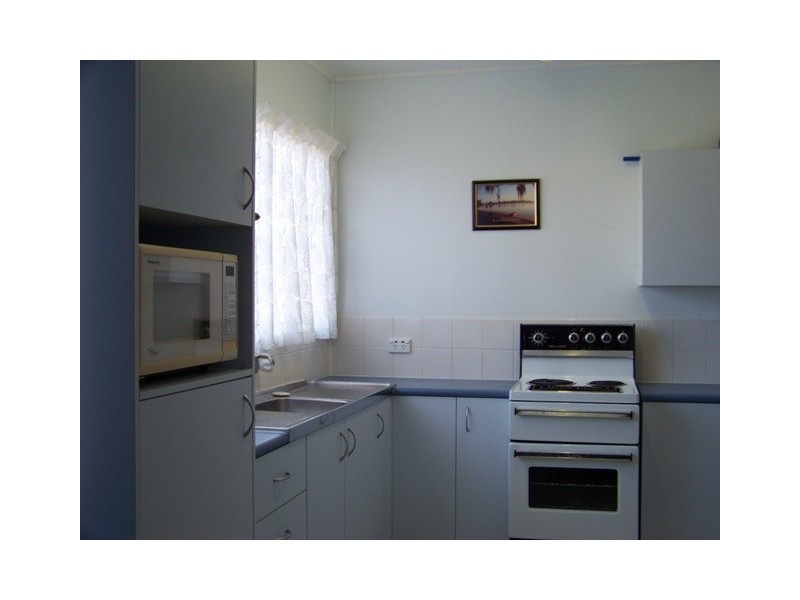 10 WAVELL AVENUE, Golden Beach QLD 4551