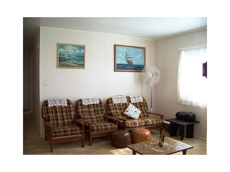 10 WAVELL AVENUE, Golden Beach QLD 4551