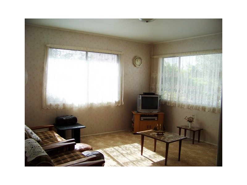 10 WAVELL AVENUE, Golden Beach QLD 4551