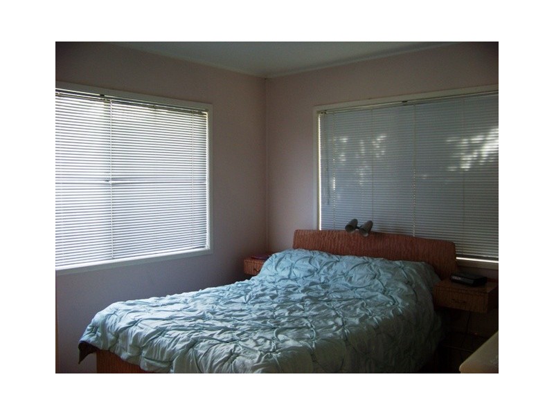 10 WAVELL AVENUE, Golden Beach QLD 4551