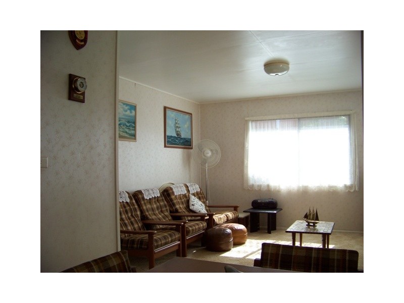 10 WAVELL AVENUE, Golden Beach QLD 4551