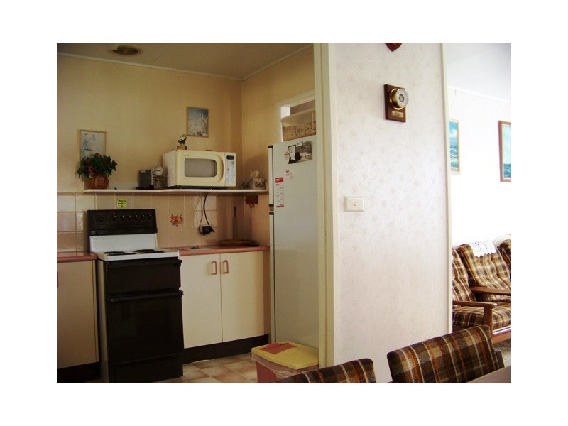 10 WAVELL AVENUE, Golden Beach QLD 4551