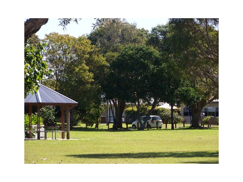 10 WAVELL AVENUE, Golden Beach QLD 4551