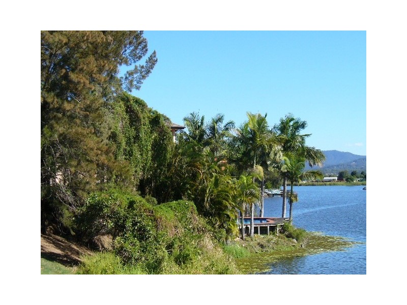 Clear Island Waters QLD 4226
