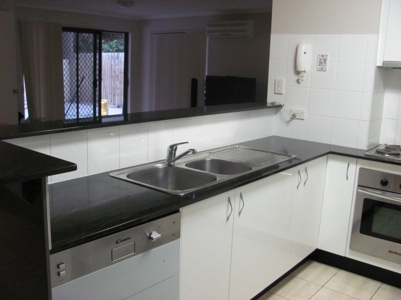 5/4 Omeo Street, Macgregor QLD 4109