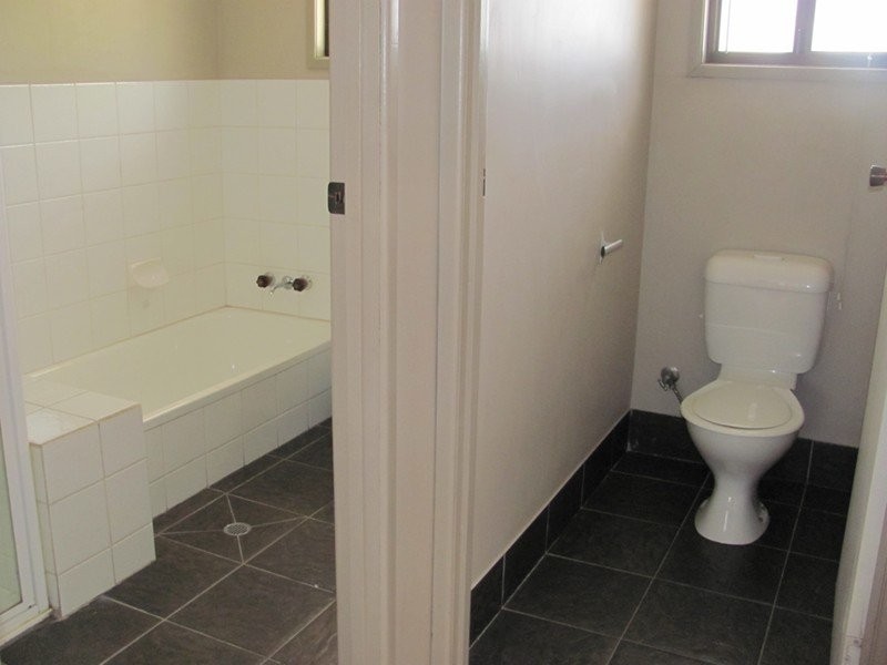 13 Meadow Crescent, Beenleigh QLD 4207