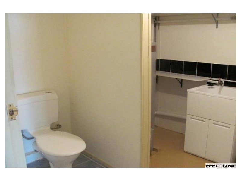 20 Ashvale Street, Kingston QLD 4114