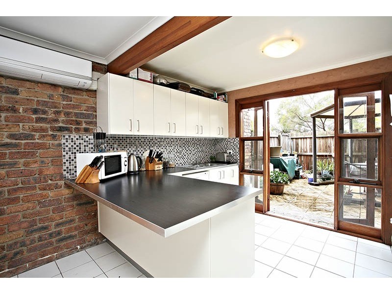 2/19 Chatswood, Daisy Hill QLD 4127