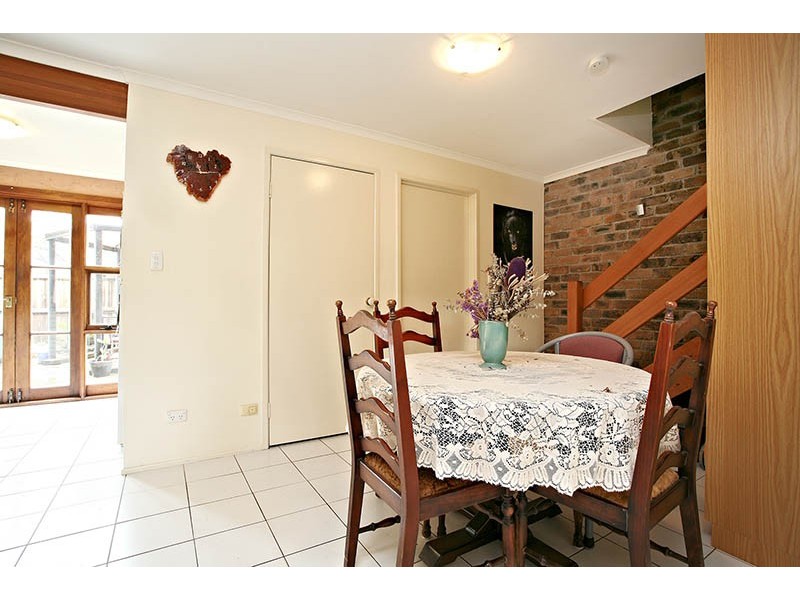 2/19 Chatswood, Daisy Hill QLD 4127