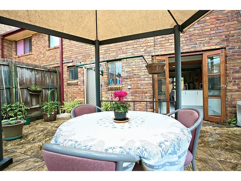 2/19 Chatswood, Daisy Hill QLD 4127