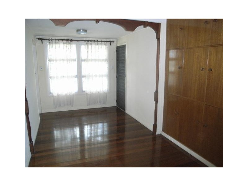 43 Old Dayboro Rd, Petrie QLD 4502