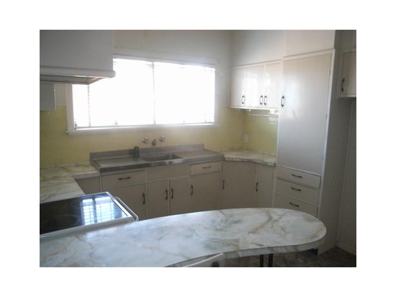 43 Old Dayboro Rd, Petrie QLD 4502