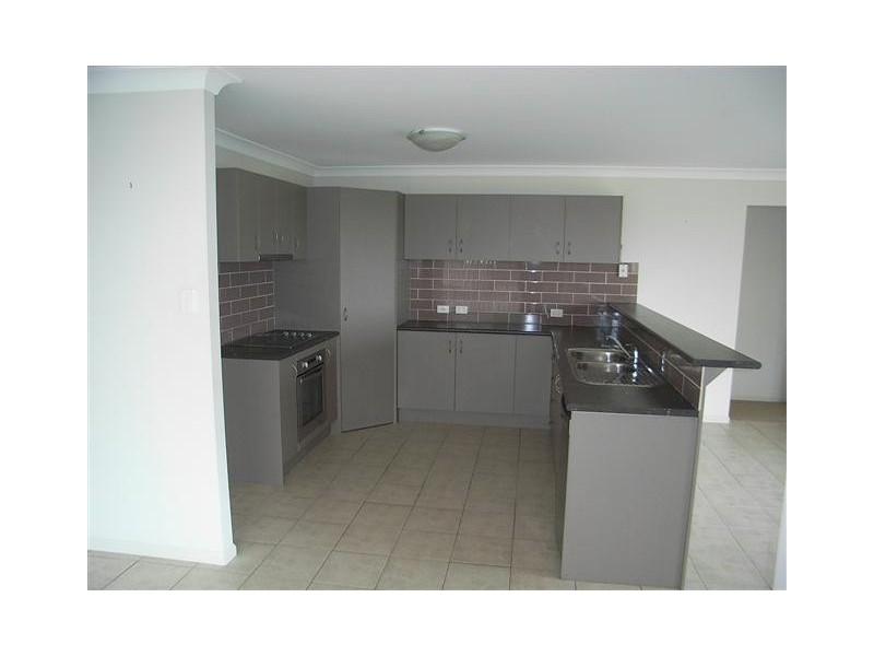 9 Lagoona Court, Churchill QLD 4305