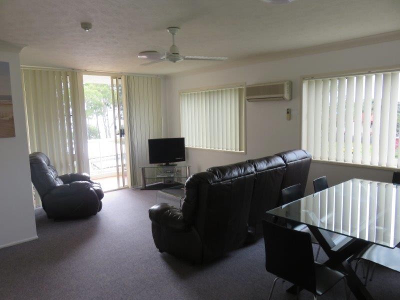 17/451-452 Charlton Esplanade, Torquay QLD 4655