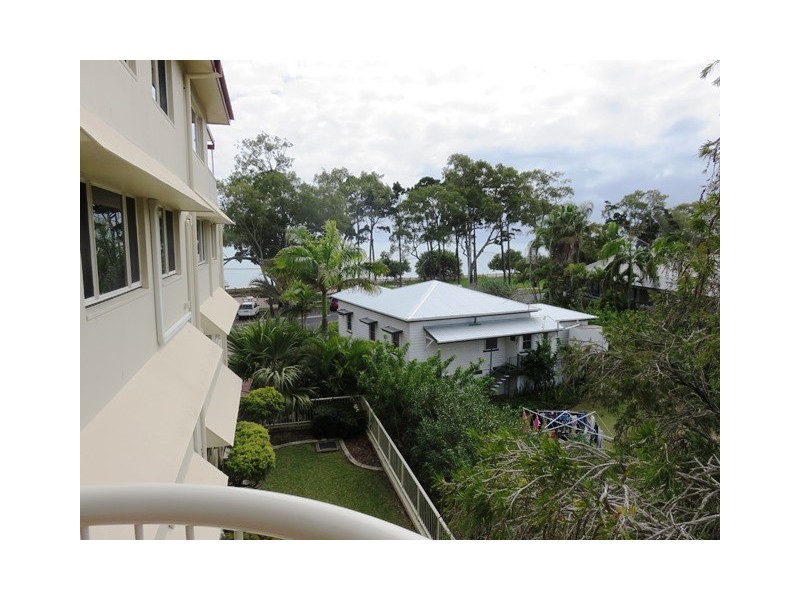 17/451-452 Charlton Esplanade, Torquay QLD 4655