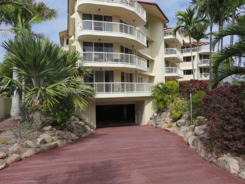 17/451-452 Charlton Esplanade, Torquay QLD 4655