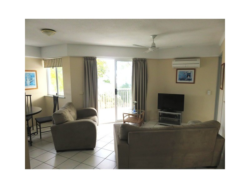 9/458 Esplanade, Torquay QLD 4655