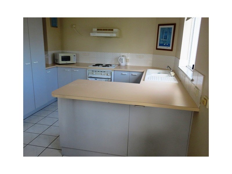 9/458 Esplanade, Torquay QLD 4655